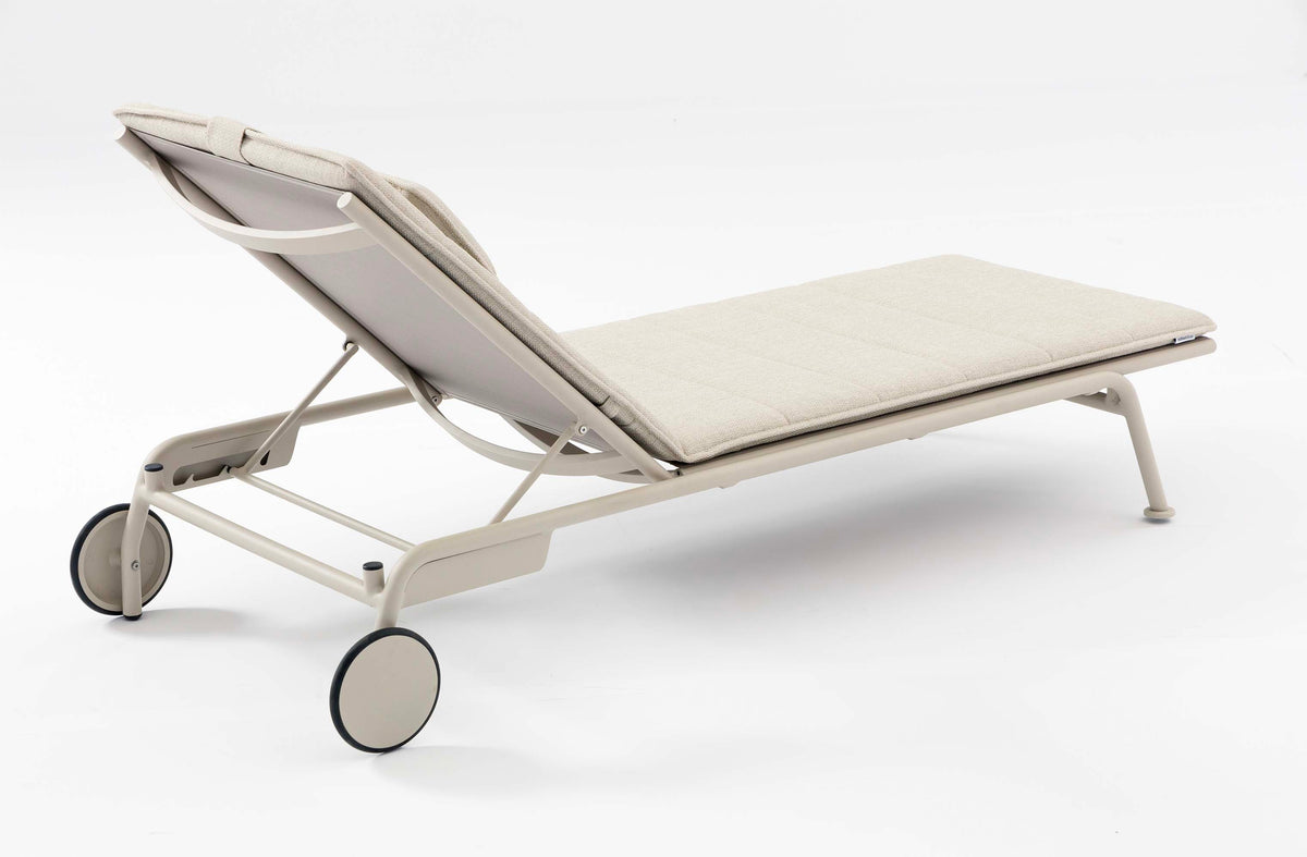 Sunny beige aluminum and textilene chaise lounges, set of 2