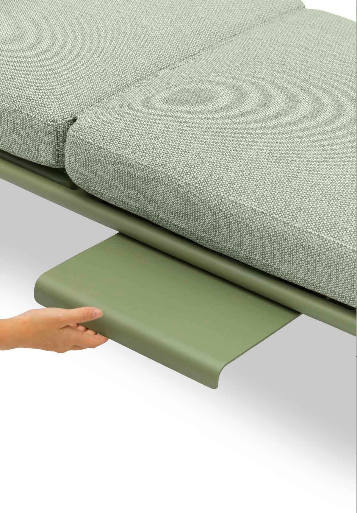 Sunny green convertible aluminum outdoor sofa lounger – close-up detail