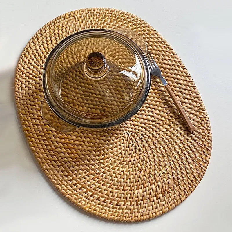 Round handwoven natural rattan trivet – close-up detail