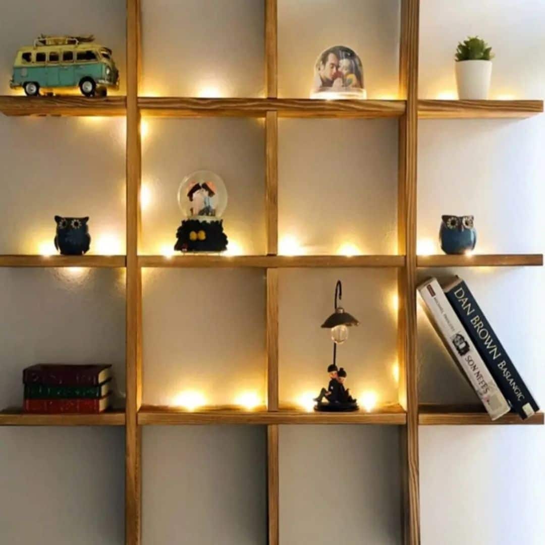 Light wood wall shelf with hand-braided side uprights – shown in a room setting (2)