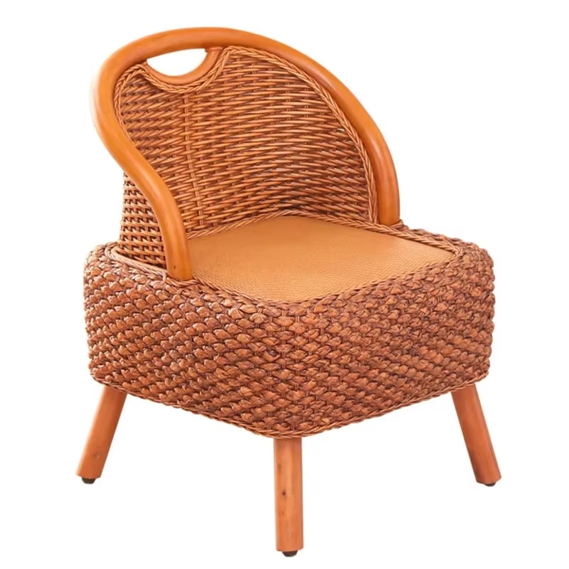 Modern wicker stool with a curved hand-braided backrest – brown variant