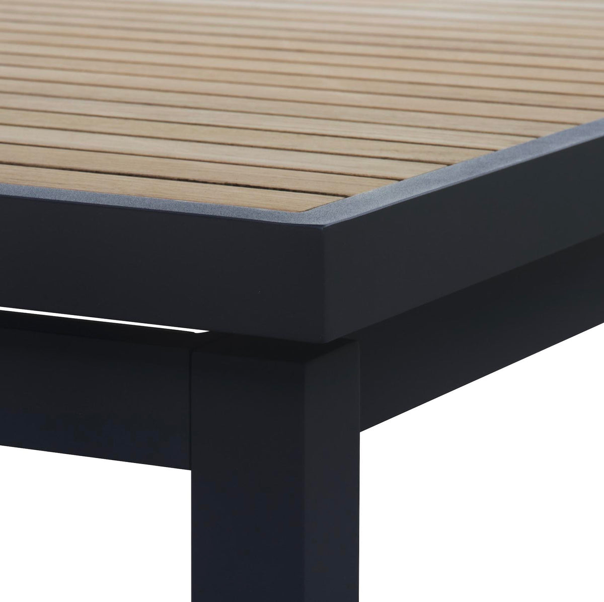 Tory extendable black aluminum and teak outdoor dining table – close-up detail (4)