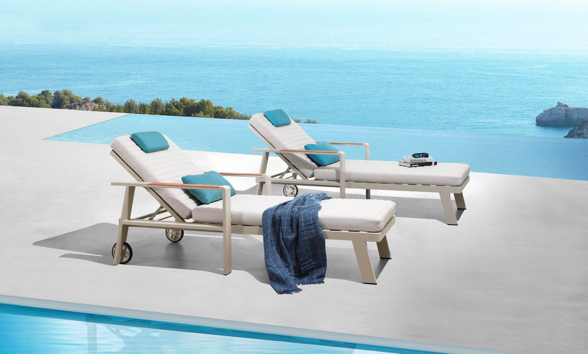 Noffy beige aluminum chaise lounge with wheels – shown outdoors (3)