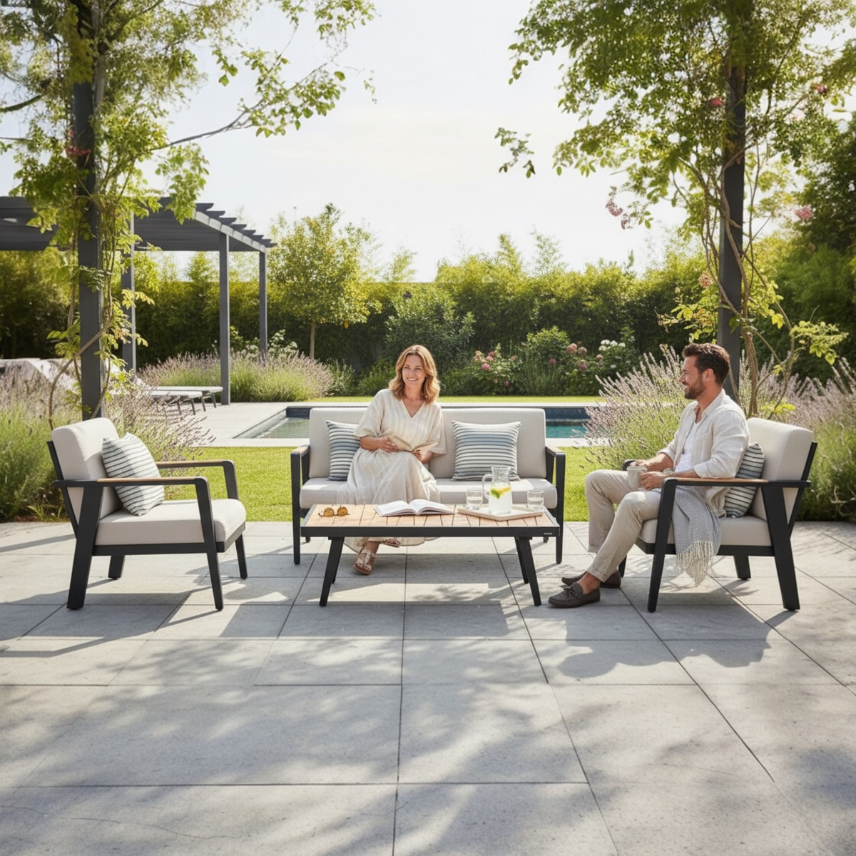 Lovy Mini aluminum and teak 4-seat patio set – shown outdoors (2)