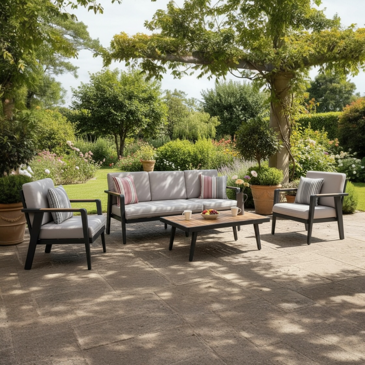 Lovy black aluminum patio set with teak-top coffee table – shown outdoors (2)