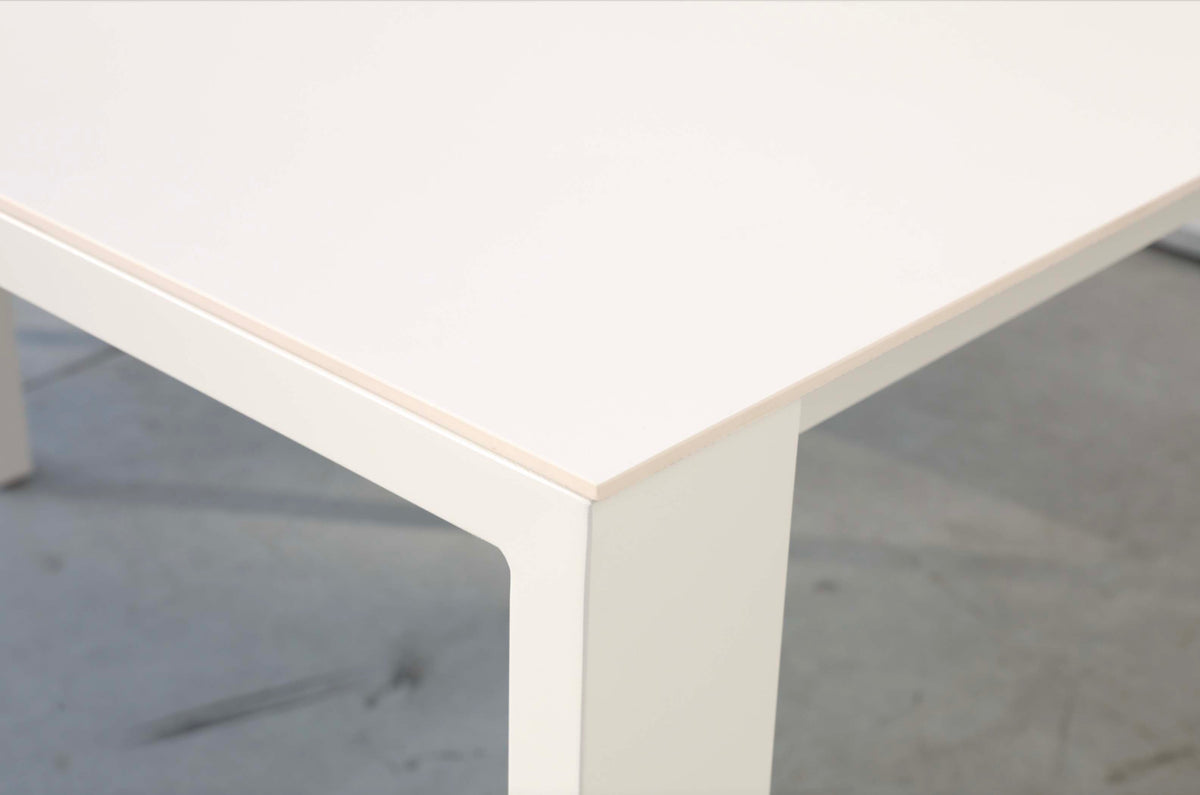 Como white aluminum ceramic-top outdoor dining table – close-up detail
