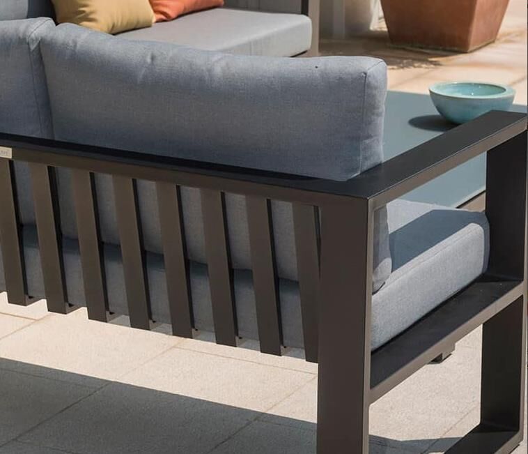 Belly Cool black aluminum outdoor sectional with lift-top coffee table – close-up detail