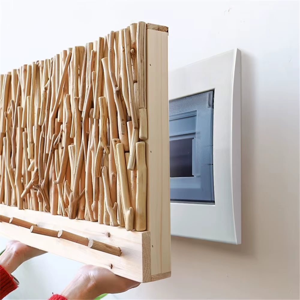 Decorative wooden wall organizer with integrated hooks – close-up detail