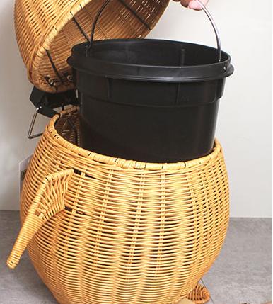 Penguin-shaped rattan and bamboo wastebasket – close-up detail (2)