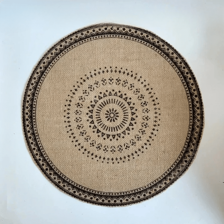 Round handwoven boho jute placemat – beige variant